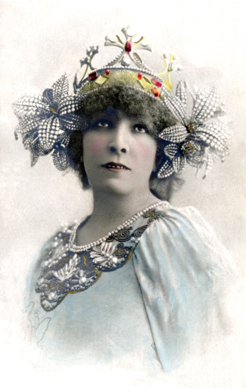Sarah Bernhardt mint Melissinde alkotó: Studio Reutlinger