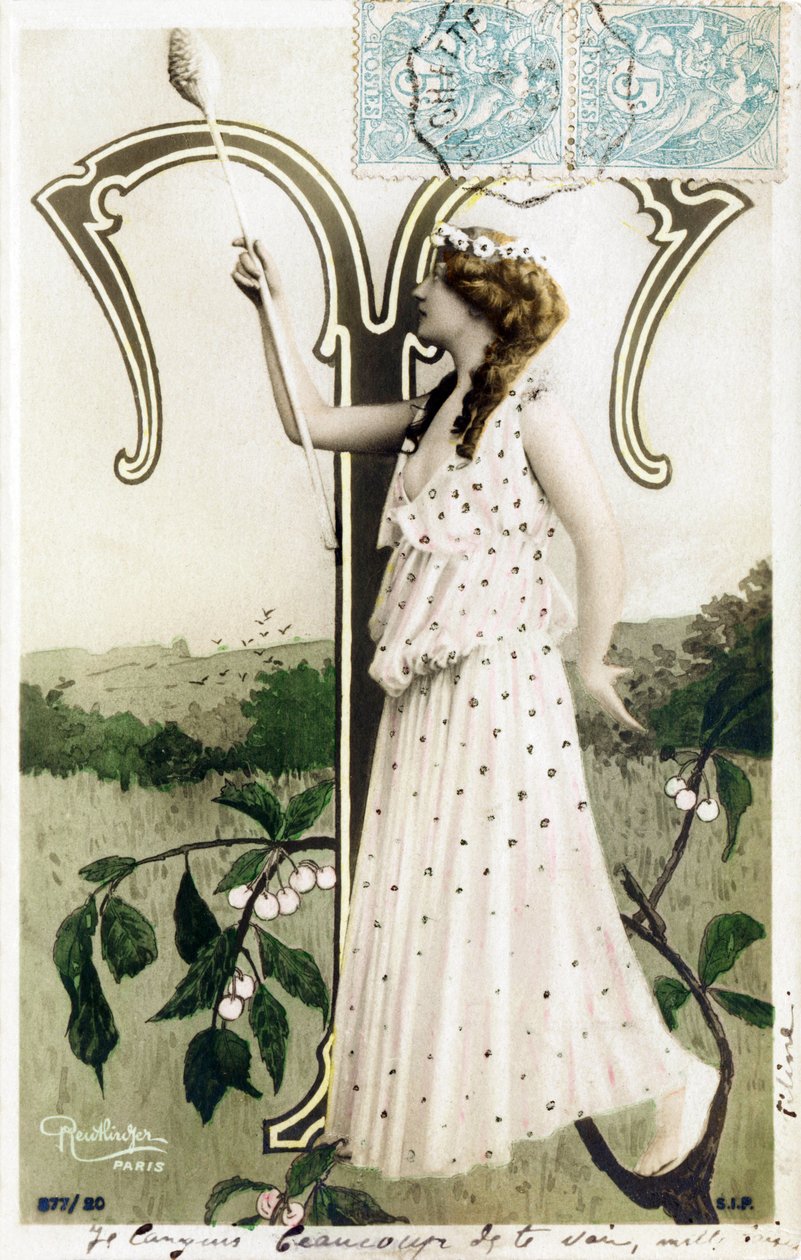 T: Louise Myriel, színésznő és dalszövegénekesnő a Belle Epoque-ból - Folies Bergere, Theatres du Gymnase, de la Gaite, Párizs - Ábécé képeslapon alkotó: Studio Reutlinger