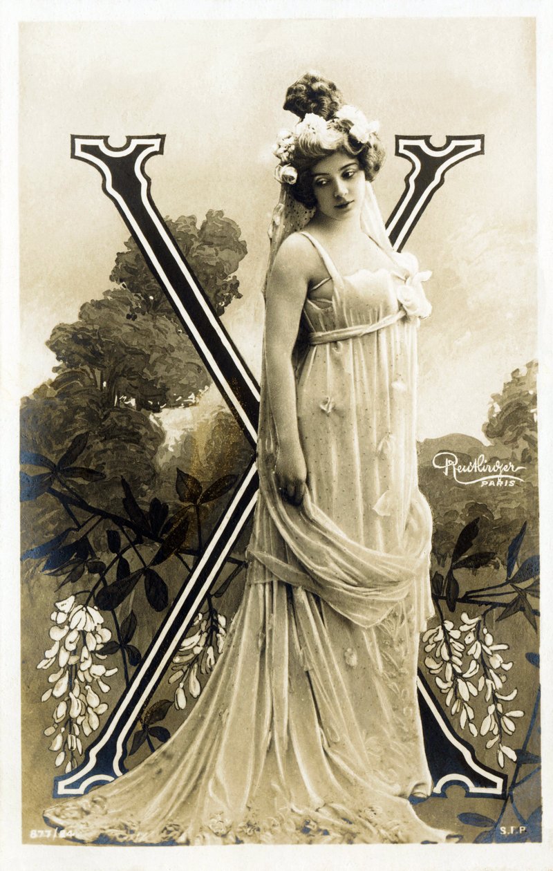 X: Amelie Dieterle, francia színésznő és énekesnő - Theater des Varietes, Bouffes Parisiennes, Párizs - ábécé képeslapon alkotó: Studio Reutlinger