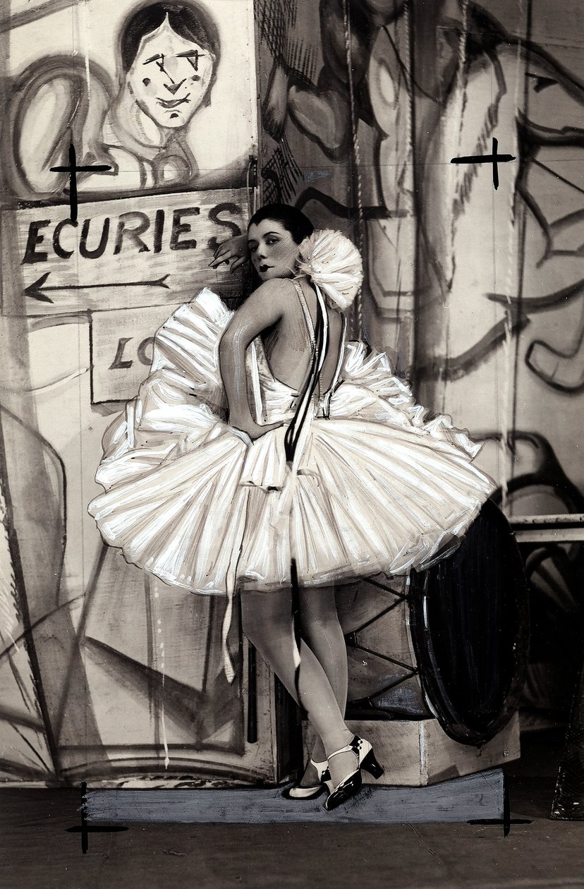 Spinelly francia színésznő portréja, balerina jelmezben. alkotó: Studio Walery