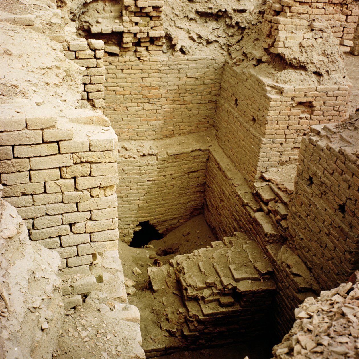 Palotarom alkotó: Sumerian