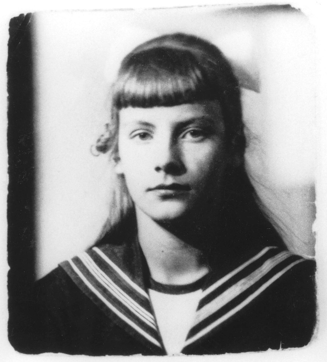 Greta Garbo tinédzserként (f/w fotó) alkotó: Swedish Photographer