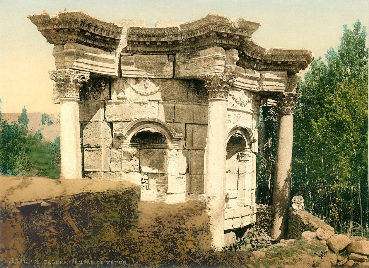 Az egyedülálló kör alakú Baalbek templom, Vénusz templomaként ismert, 1880-1900 körül (photochrom) alkotó: Swiss Photographer