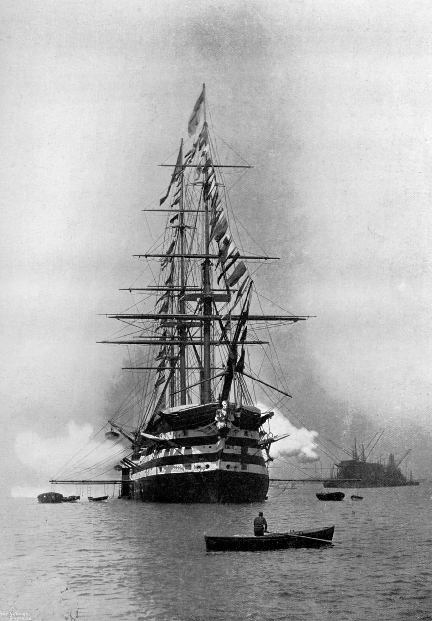 A HMS Duke of Wellington királyi tisztelgést lőtt zászlóshajóként Portsmouthban, Hampshire-ben, 1896. alkotó: Symonds and Co