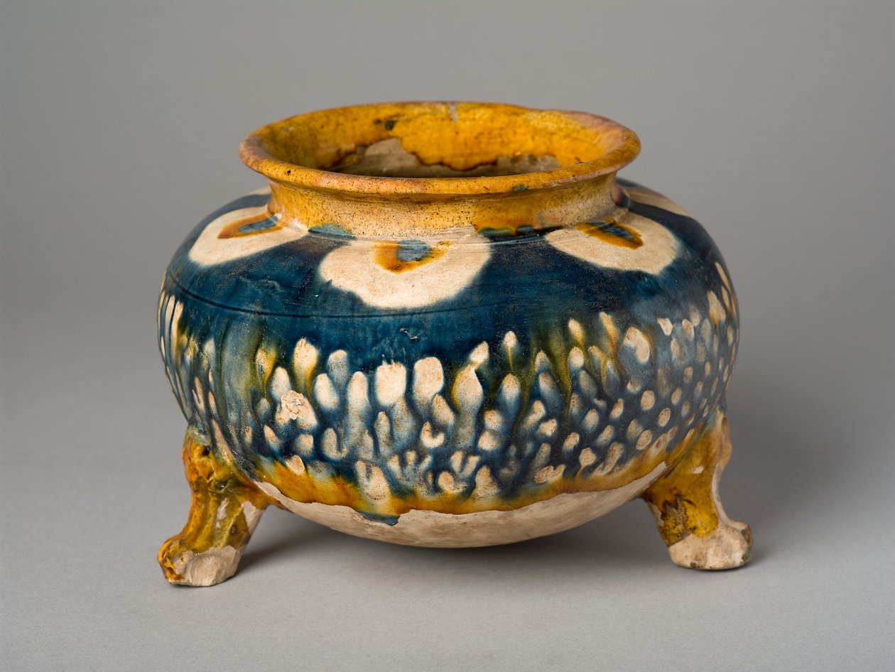 Három lábú tál, Henan tartomány (cserép) alkotó: Tang Dynasty Chinese School