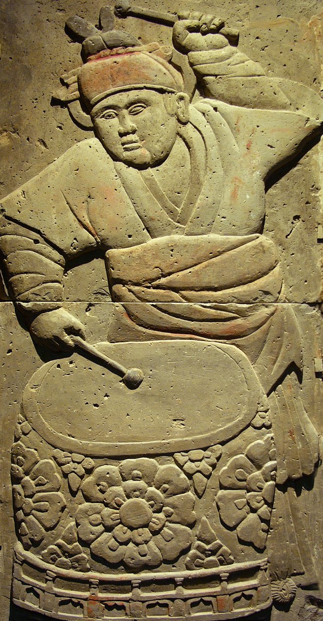 Terrakotta sztélét a Tang-dinasztia (618-907) zenészével fedeztek fel Shaanxi tartományban, a Steles Erdészeti Múzeumban Xianban. Fényképészet, Leonard de Selva, Kína, 2006. alkotó: Tang Dynasty Chinese School
