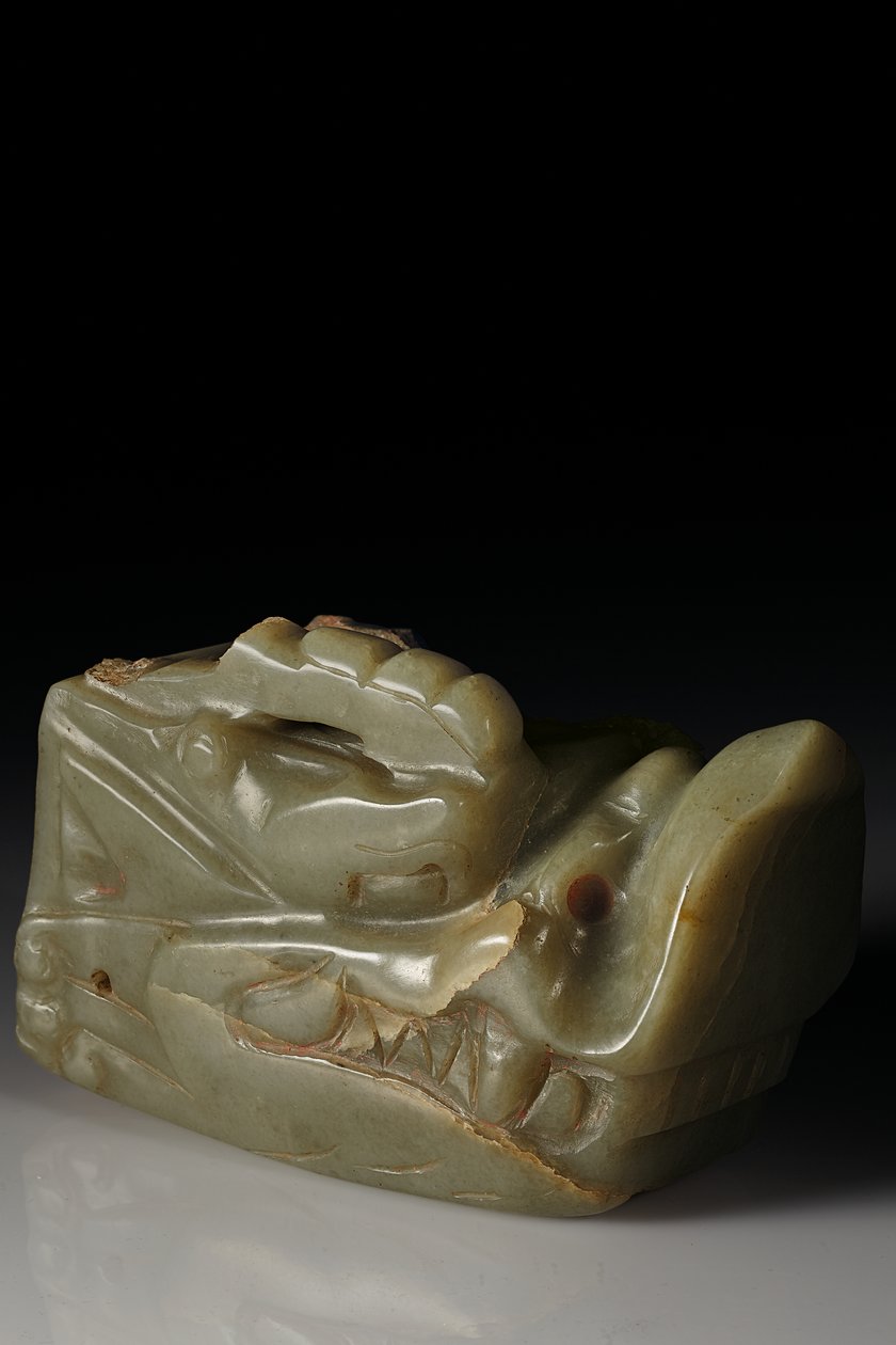 A Junkunc Jade Sárkányfej (jade) alkotó: Tang Dynasty Chinese School