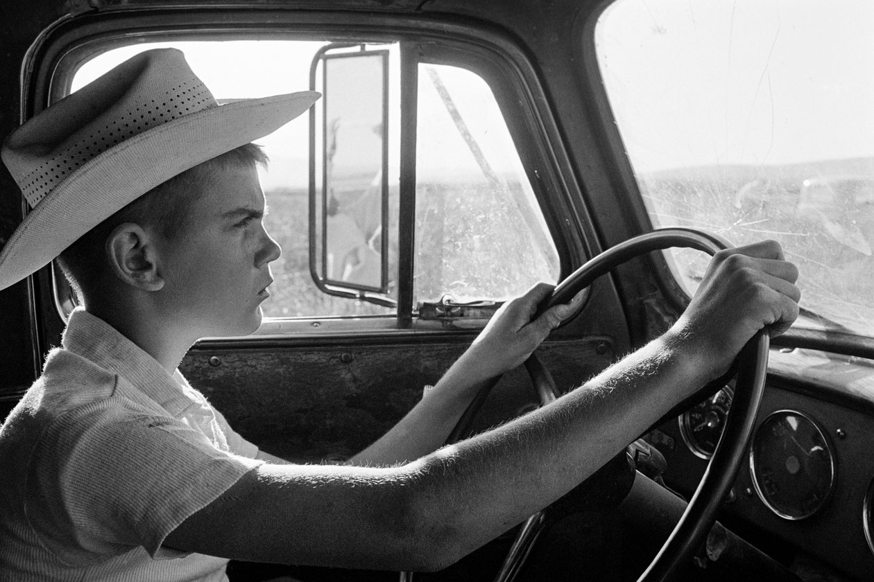 A családi gazdálkodó Ed Ker az A.M. Ker Ranch-on egy mezőgazdasági gazdálkodó, aki alfal... alkotó: Ted Spiegel
