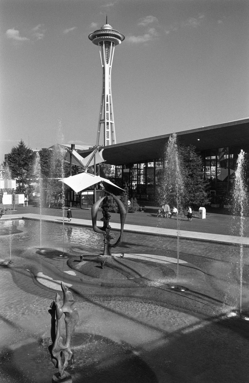 Medence, szökőkút, szobor és Space Needle a Seattle-i Világkiállításon alkotó: Ted Spiegel