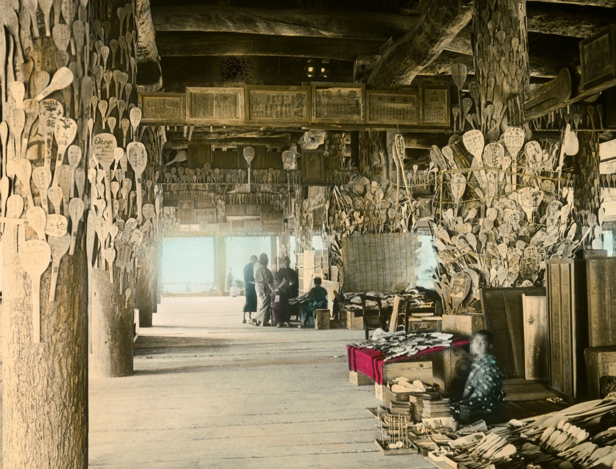 Rizskanál árus az Ezer Tatami pavilonban, Mijádzsima, 1900 körül - 1915 (fénykép) alkotó: Teijiro Takagi