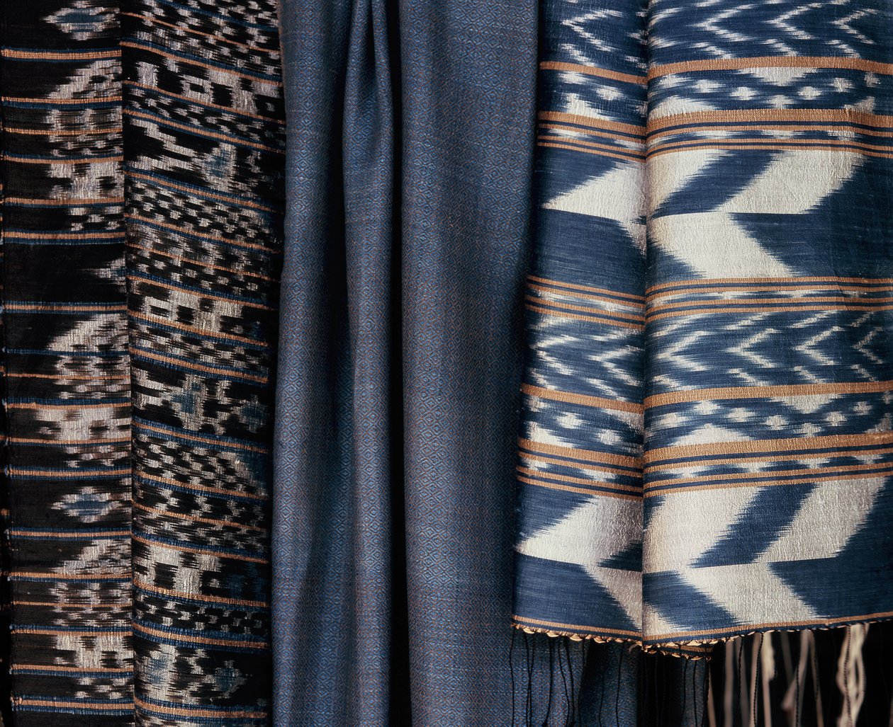 Kortárs indigó szövet, Thaiföld (textil) alkotó: Thai School
