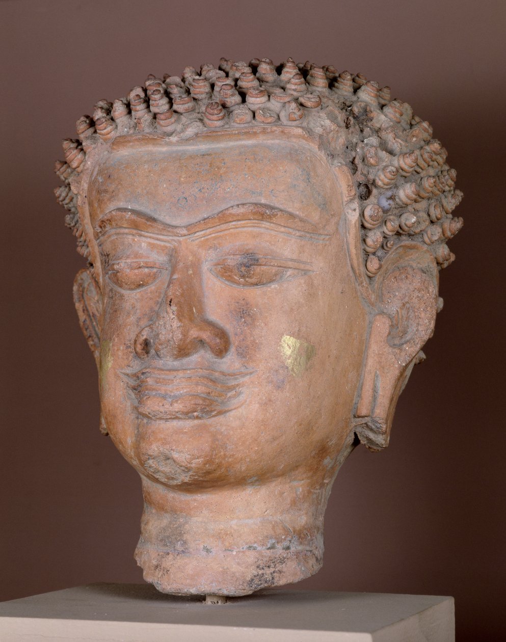 Buddha feje, Haripunjaya Királyság (terrakotta) alkotó: Thai School