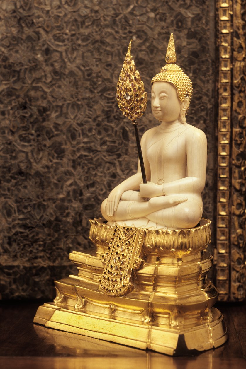 A győzelem ura (elefántcsont és arany) alkotó: Thai School