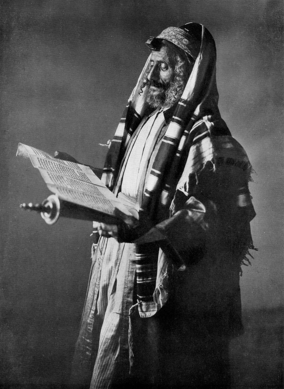 Rabbi olvassa a törvényt. alkotó: The American Colony