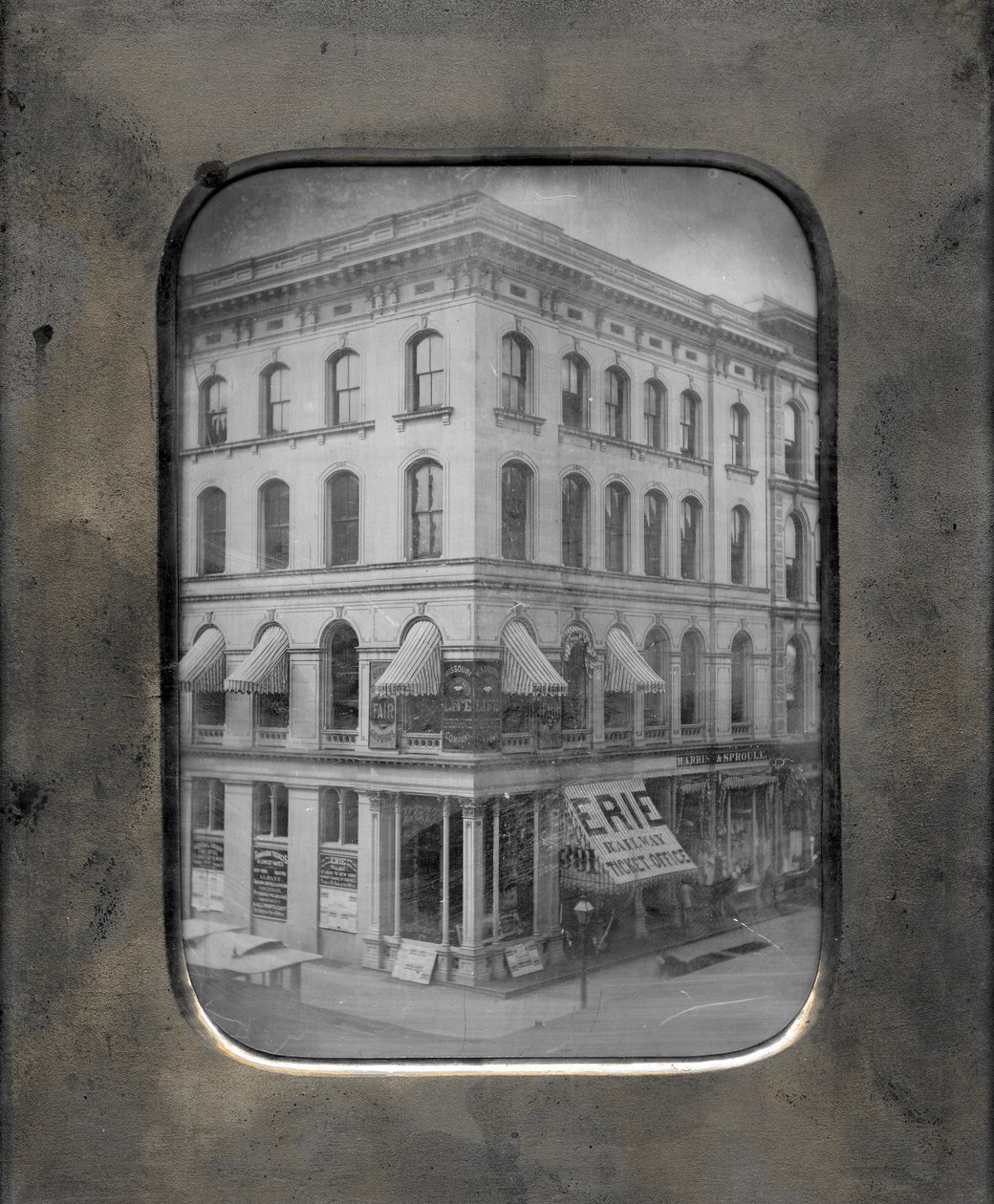 Ann Lucas Hunt Building, Fourth és Olive Streets, északnyugati sarok alkotó: Thomas M. Easterly