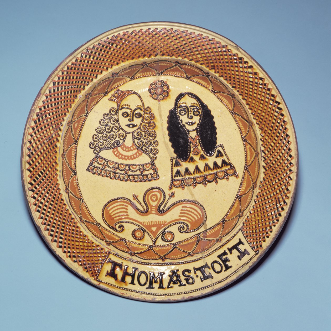 II. Károly királyt (1630-85) és Braganzai Katalin királynőt (1638-1705) ábrázoló Staffordshire-i tábla (cserép) alkotó: Thomas Toft