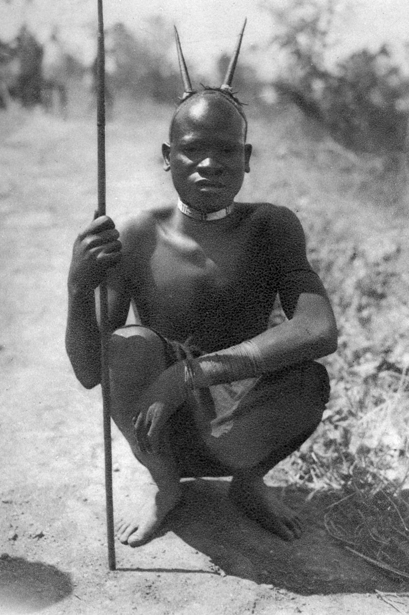 Egy szarvú fiú, Abercorn Tukuyuba, Tanganyika, 1925 1927 alkotó: Thomas A. Glover