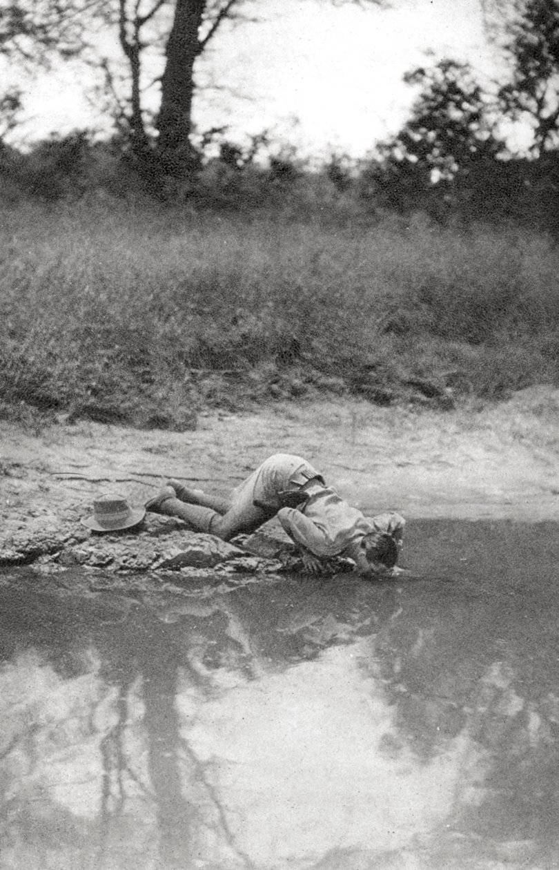 Errol Hinds iszik, Mongallától Terrakekkáig, Szudán, 1925 1927 alkotó: Thomas A. Glover