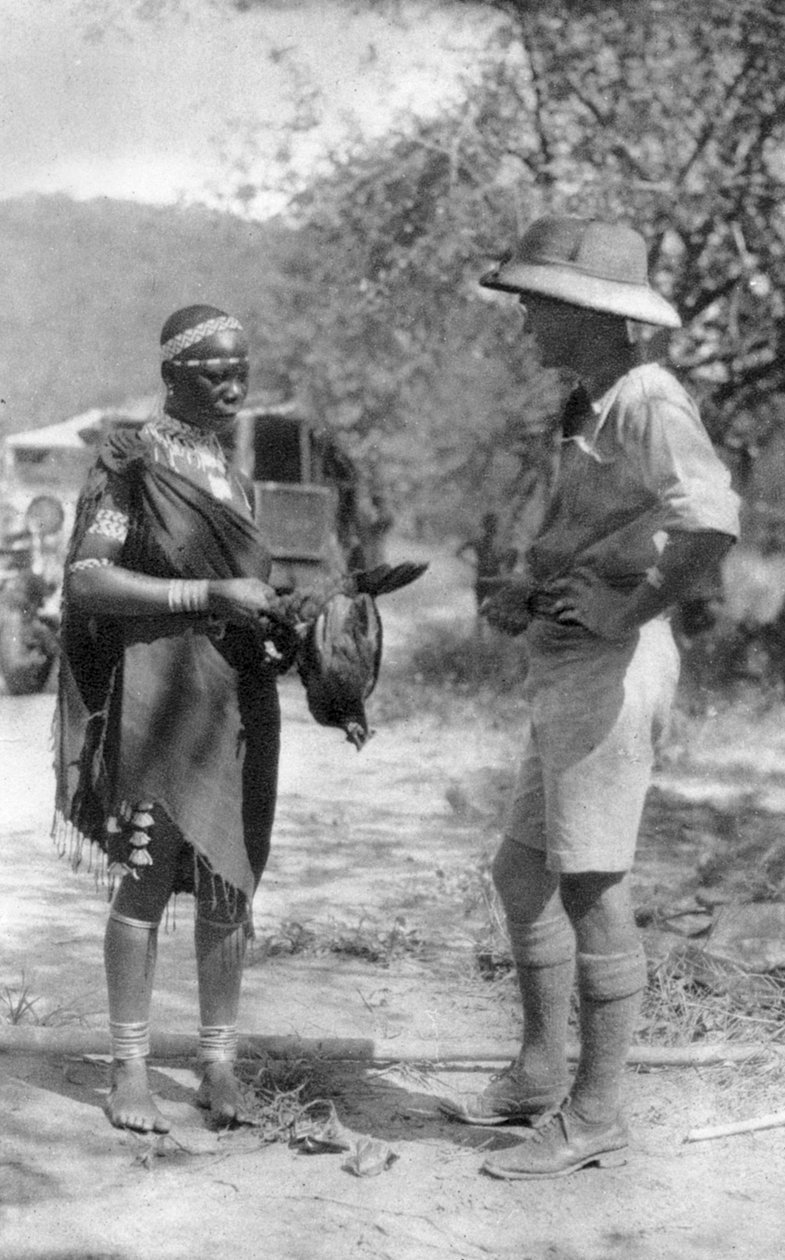 Errol Hinds alkut köt csirkékkel, Wankie a Victoria Fallsba, Dél-Rhodesia, 1925 1927 alkotó: Thomas A. Glover