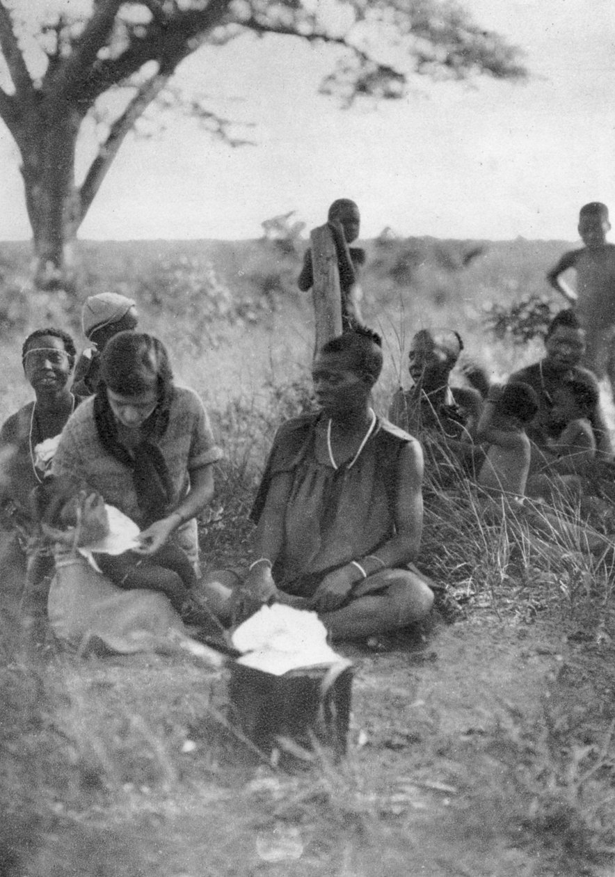 Stella Court Treatt beteg babát gondoz Bulawayóból Dettbe, Dél-Rhodesia, c1924-c1925 1927 alkotó: Thomas A. Glover