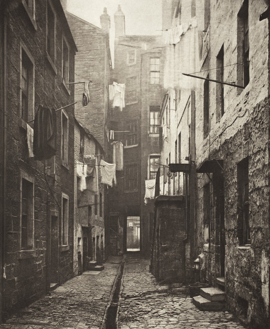 75. számú sikátor, High Street (12. szám) alkotó: Thomas Annan