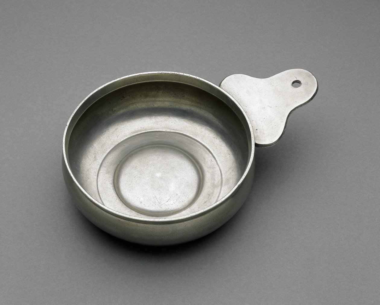 Porringer, c. 1793–1796 vagy kb. 1799–1824 (ón) alkotó: Thomas Melville