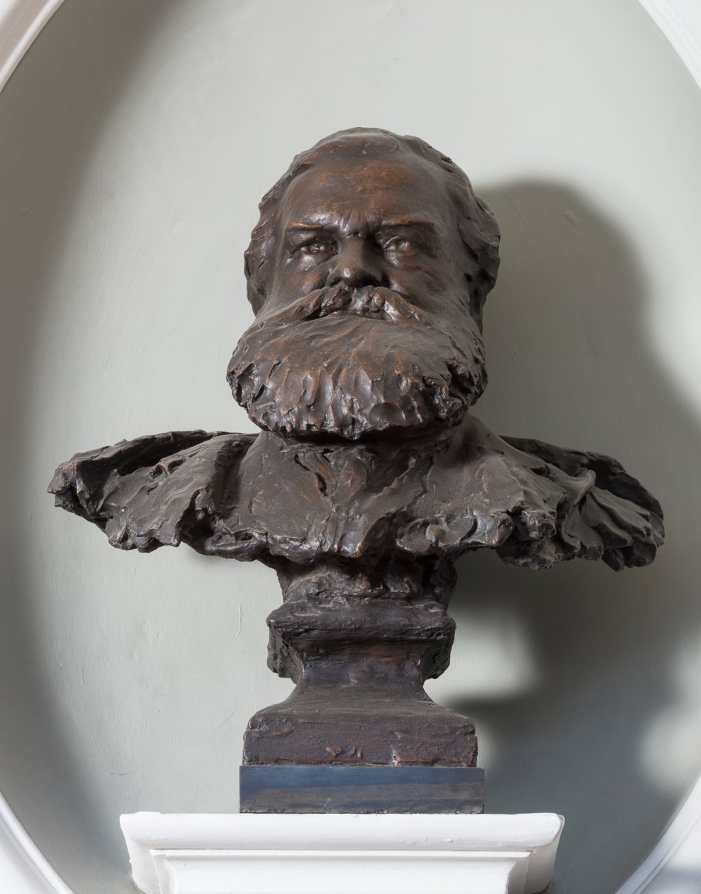John Brett mellszobra, 1890 körül (bronz) alkotó: Thomas Stirling Lee