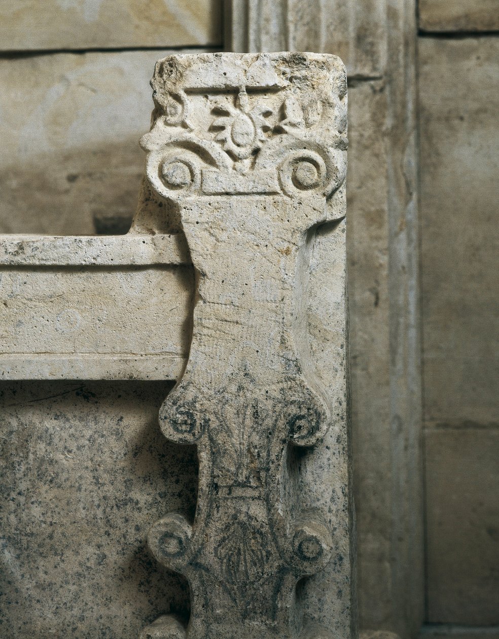 Sveshtari trák sírja, építészeti részlet a szarkofág közelében, Kr.e. 3. század (kőszobor) alkotó: Thracian Thracian