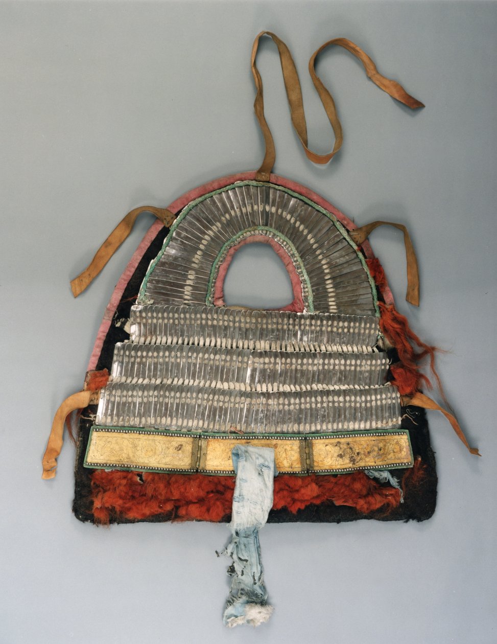 Lópáncél tatrész (acél, bőr és szövet) alkotó: Tibetan School