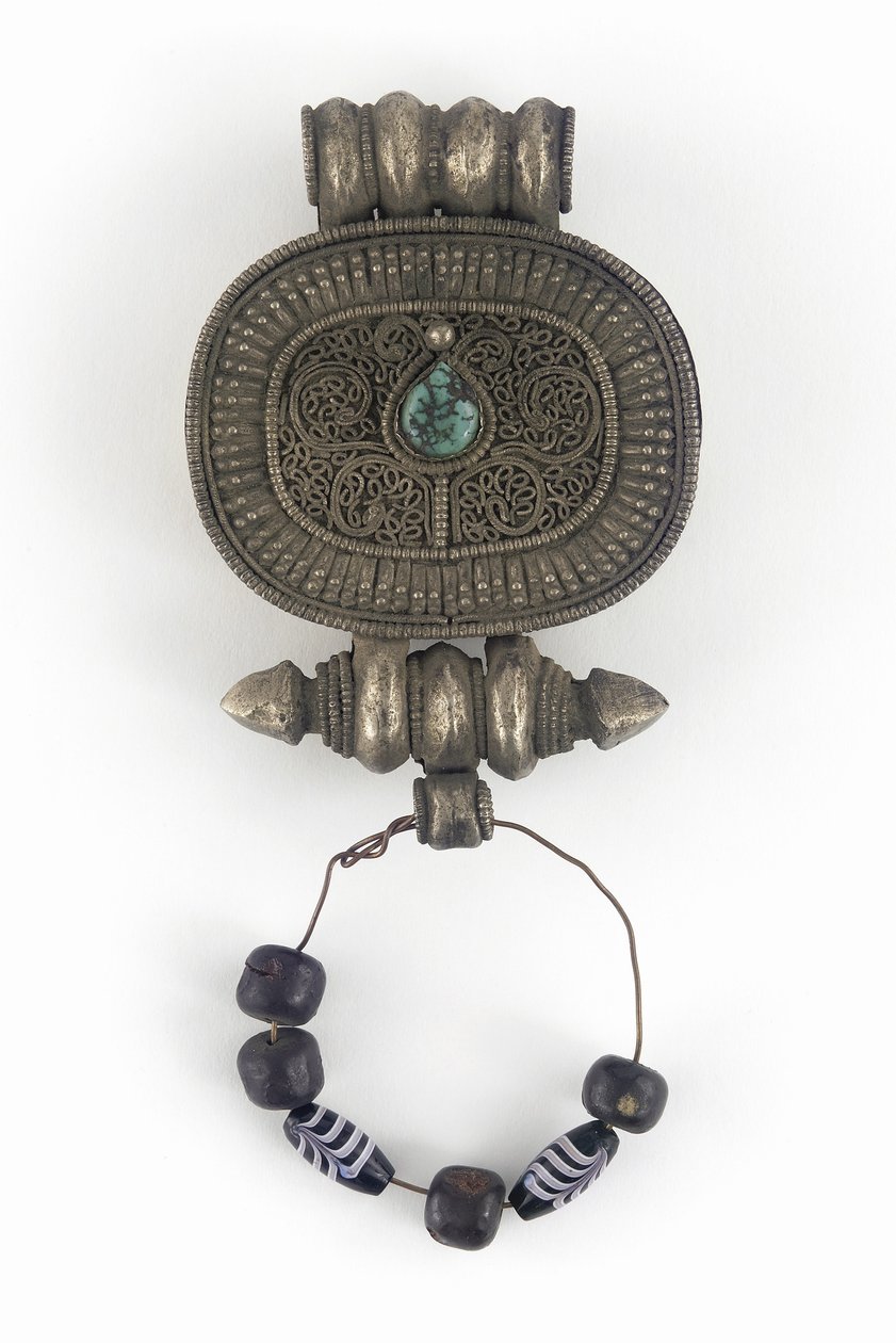 Amulett tok (Gau) (ezüst, üveggyöngyök és türkiz) alkotó: Tibetan School
