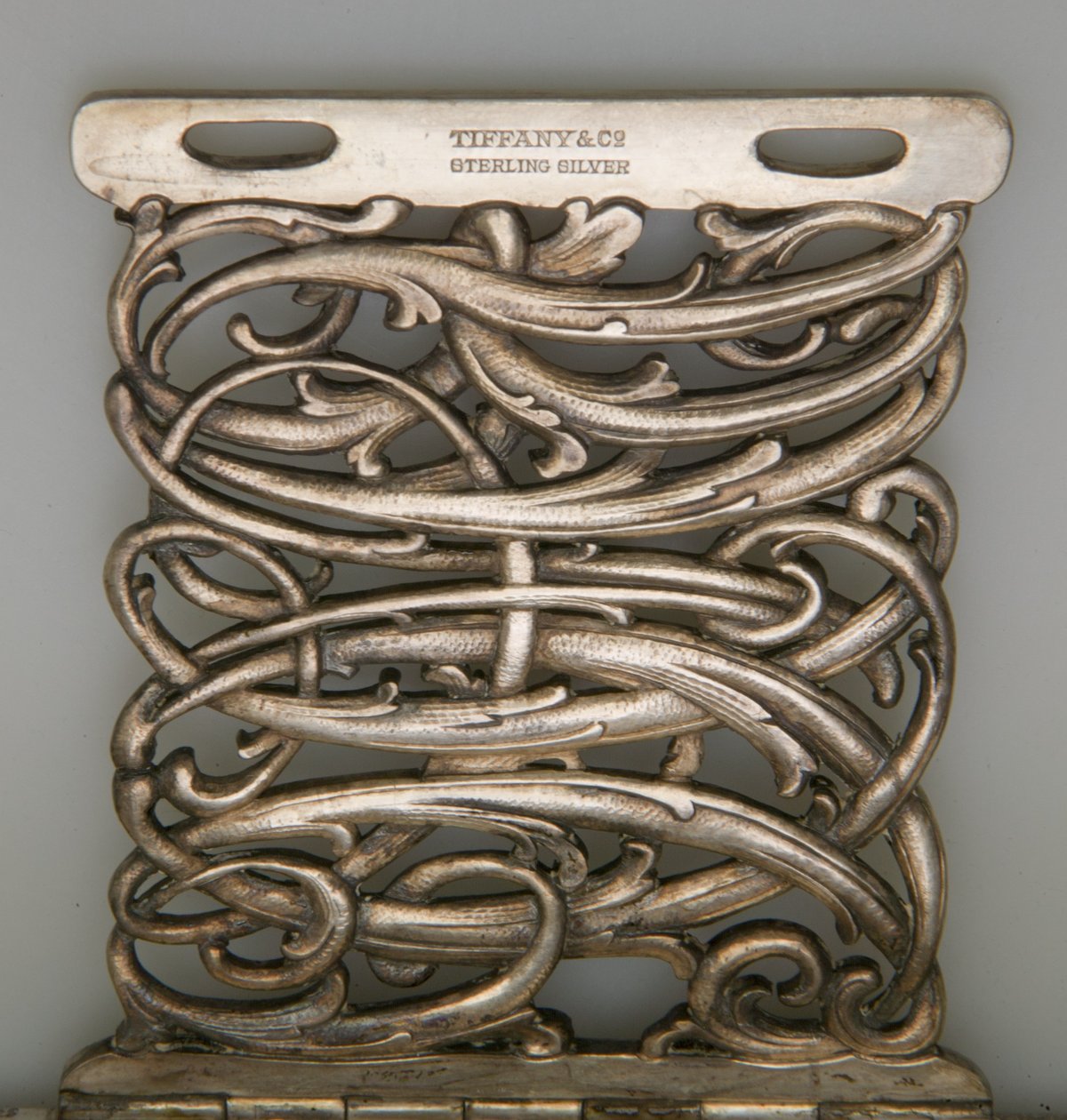Fényképalbumból csatt alkotó: Tiffany and Company