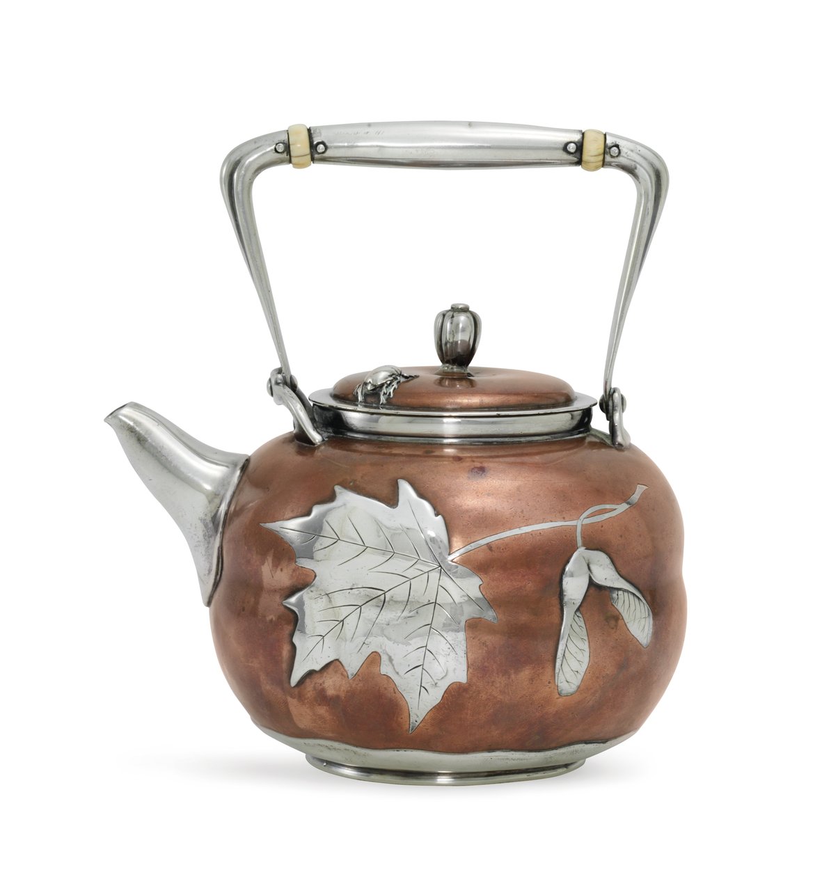 Teáskanna, 1880 körül (ezüst és réz) alkotó: Tiffany and Company