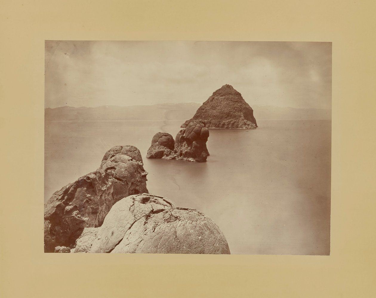 Tufakupolák, Pyramid Lake, Nevada alkotó: Timothy H. O