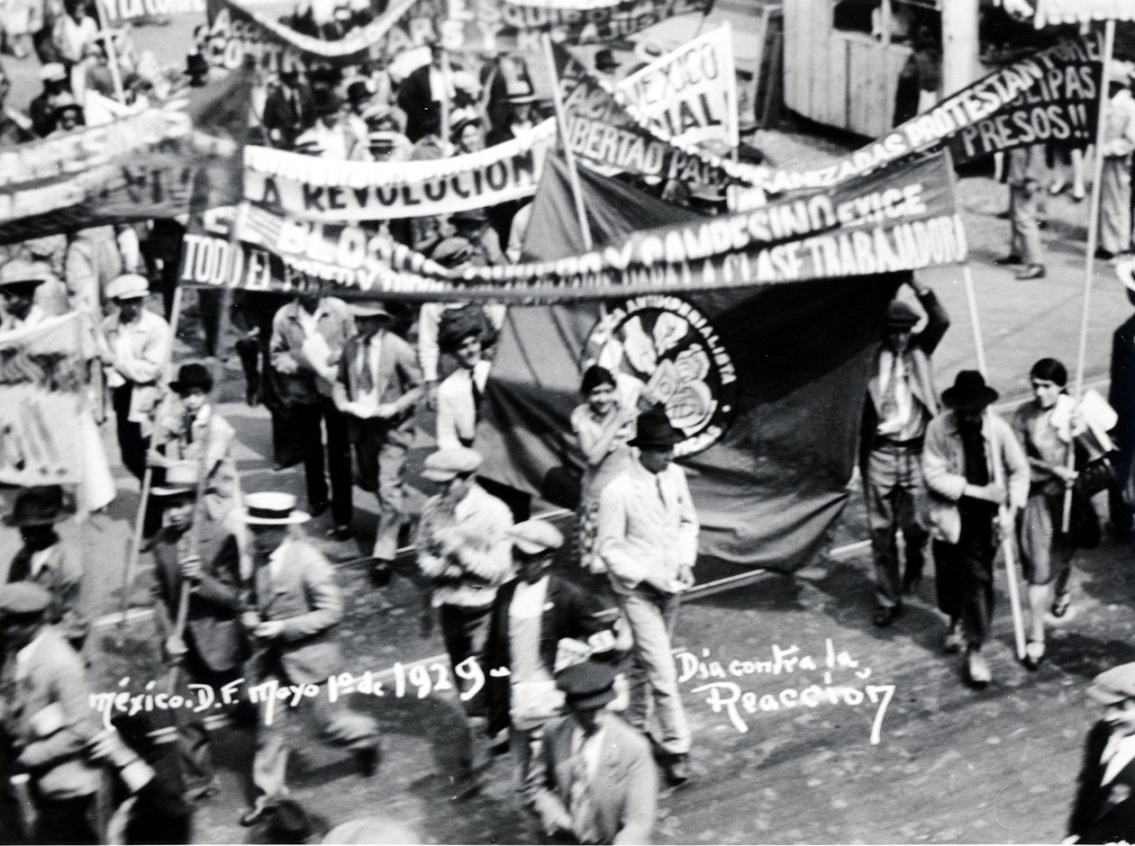 A munkások márciusa, Mexikóváros, 1929. május elseje alkotó: Tina Modotti