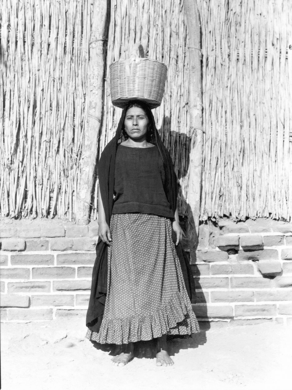 Nő a mexikói Juchitanban, 1929 alkotó: Tina Modotti