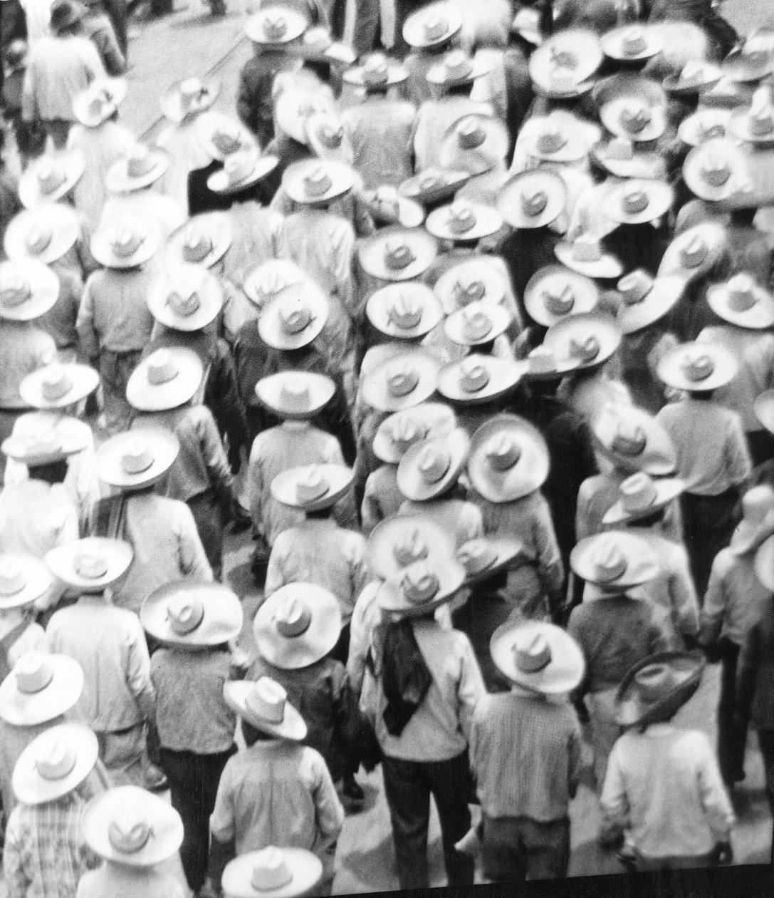 A munkások márciusa, Mexikóváros, 1926 alkotó: Tina Modotti