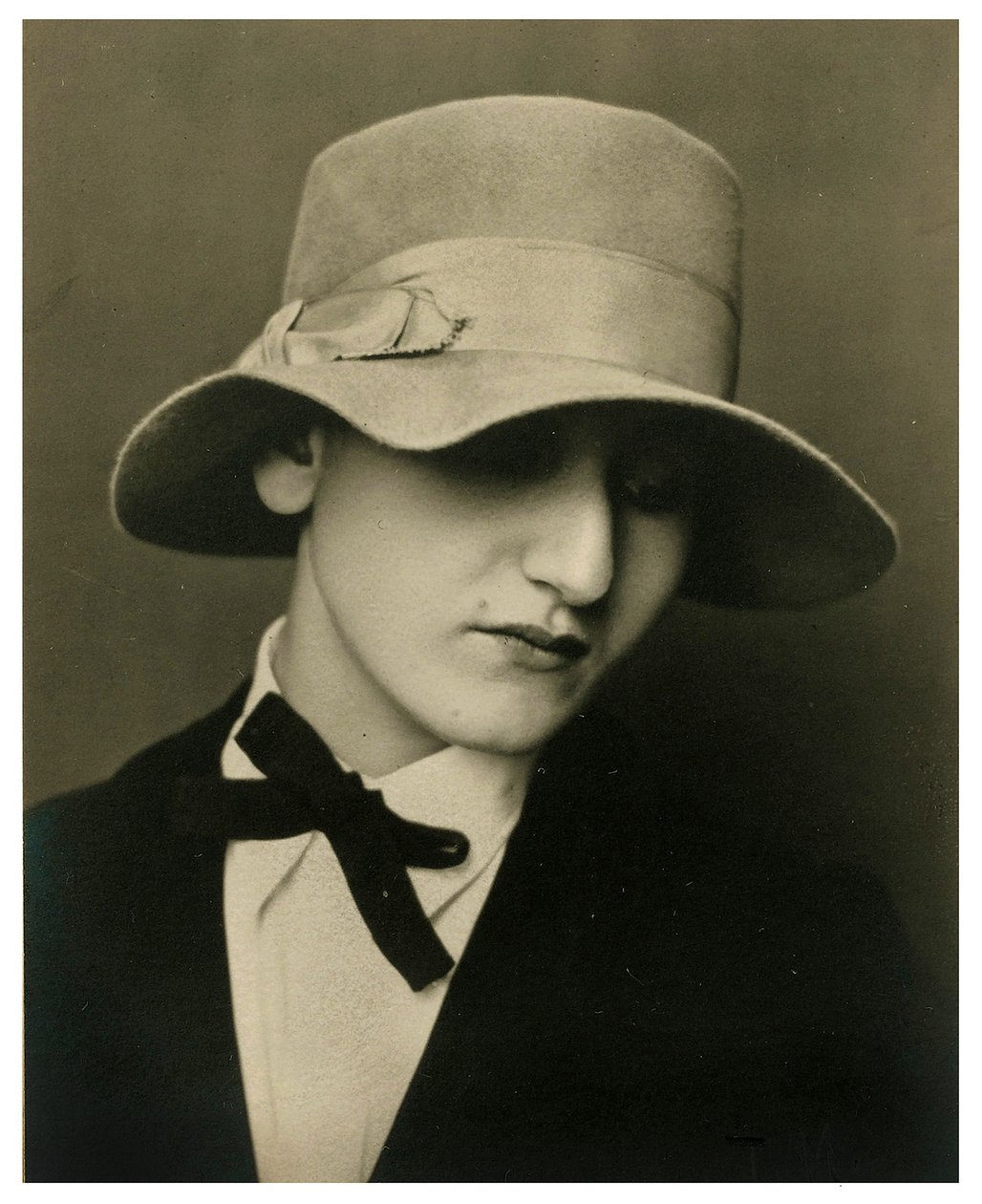Brenner Anita portréja, 1925 körül alkotó: Tina Modotti