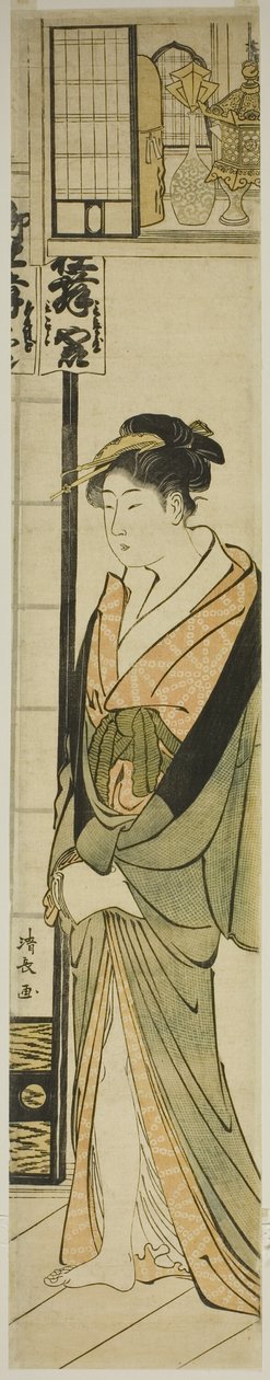 A talizmánok polcai alatt álló udvarhölgy alkotó: Torii Kiyonaga