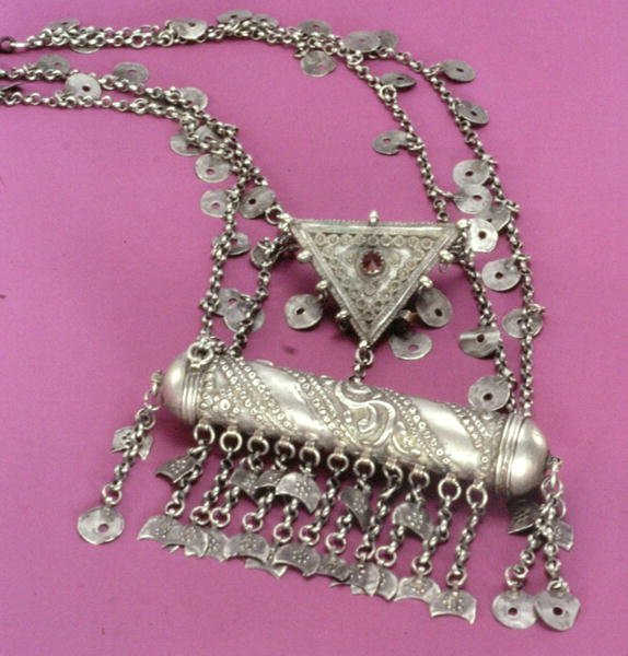 Nyaklánc és amulett tok (ezüst) alkotó: Turkish School