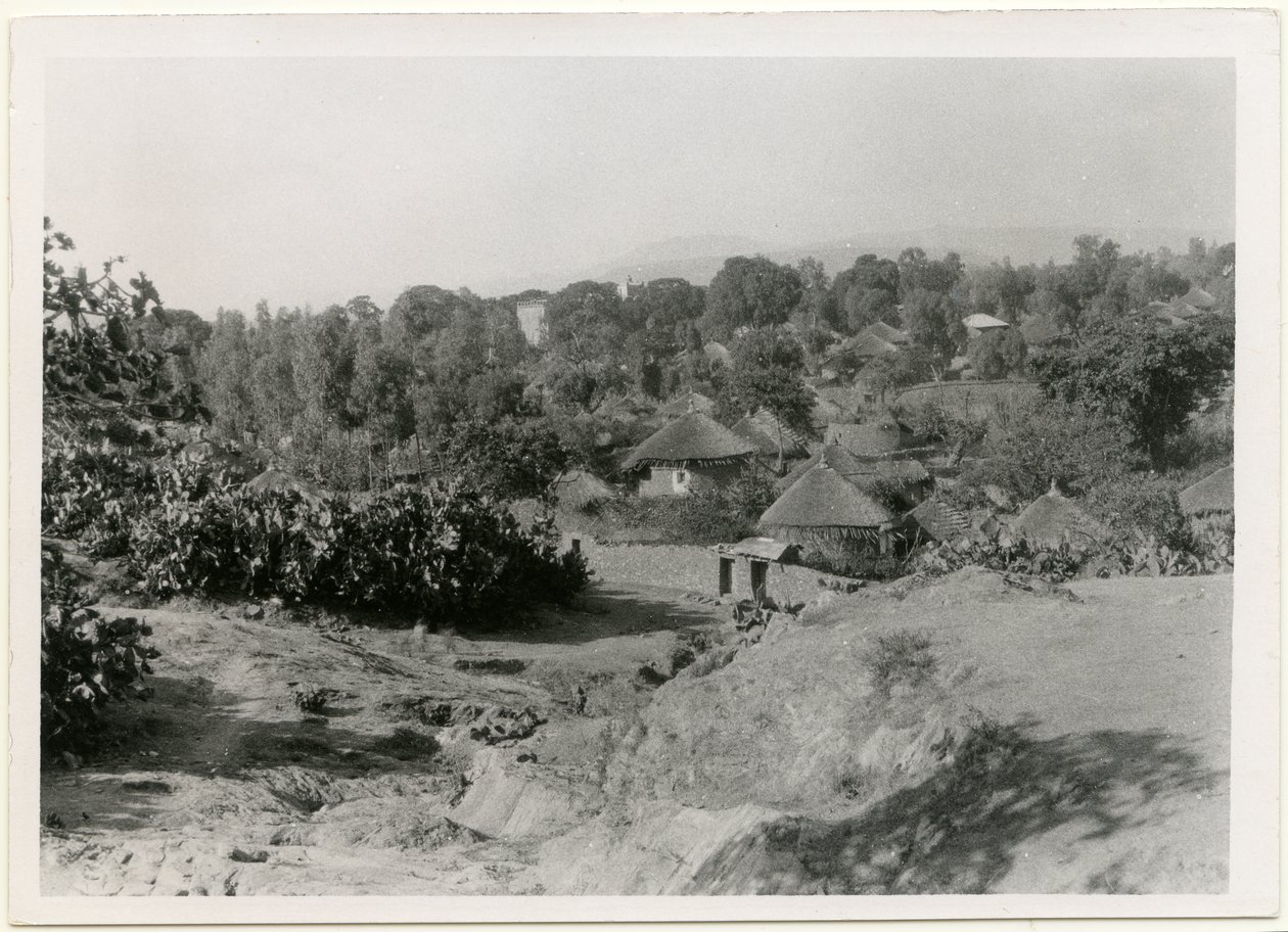 Etióp falu kör alakú, nádfedeles házakkal, Axum, Etiópia, Ugo Monneret de Villard fotója. alkotó: Ugo Monneret de Villard