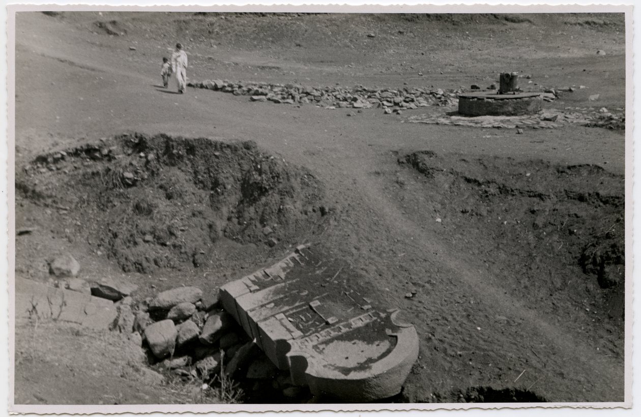 Sztéletöredékek, Axum, Etiópia, Ugo Monneret de Villard fotója. alkotó: Ugo Monneret de Villard
