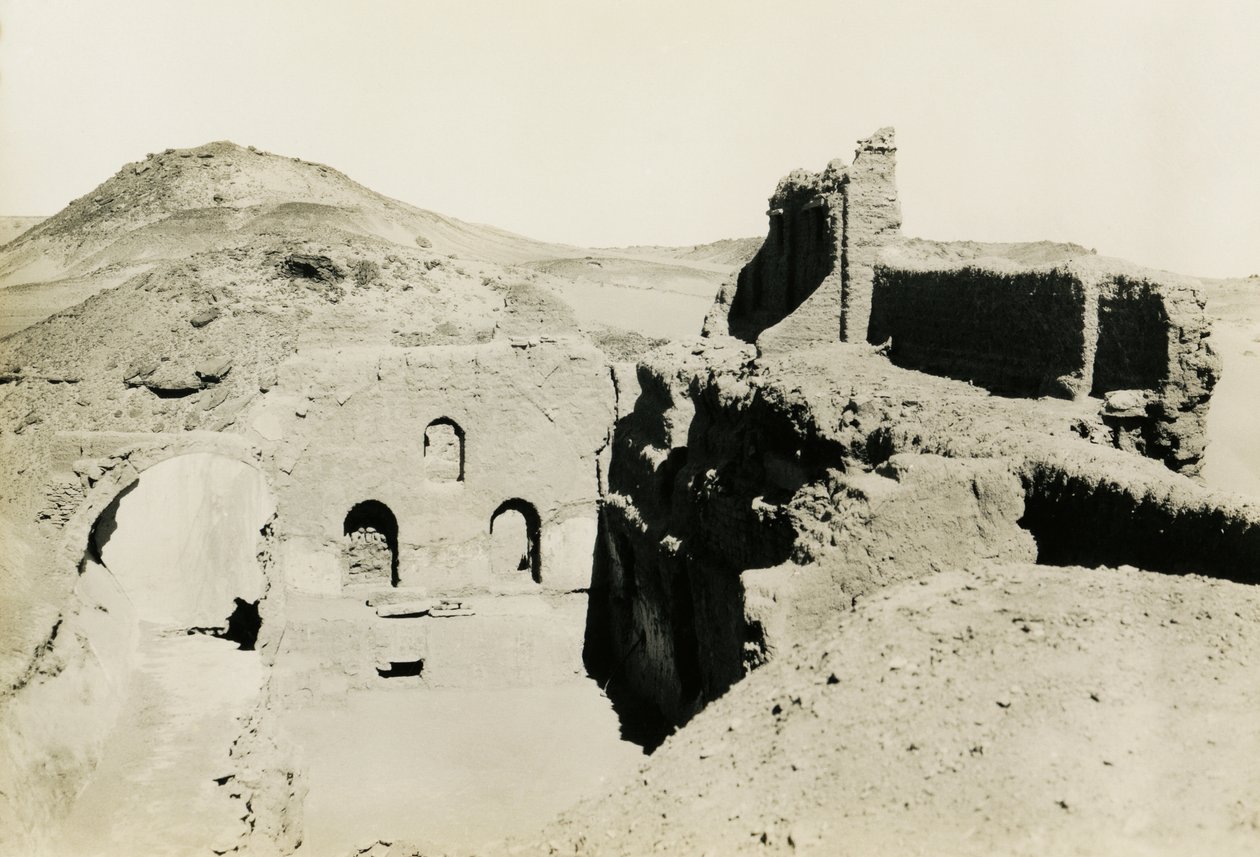 A Szent Simeon kolostor nagy kapu (qasr) belseje, Asszuán, Egyiptom, Ugo Monneret de Villard fotója. alkotó: Ugo Monneret de Villard