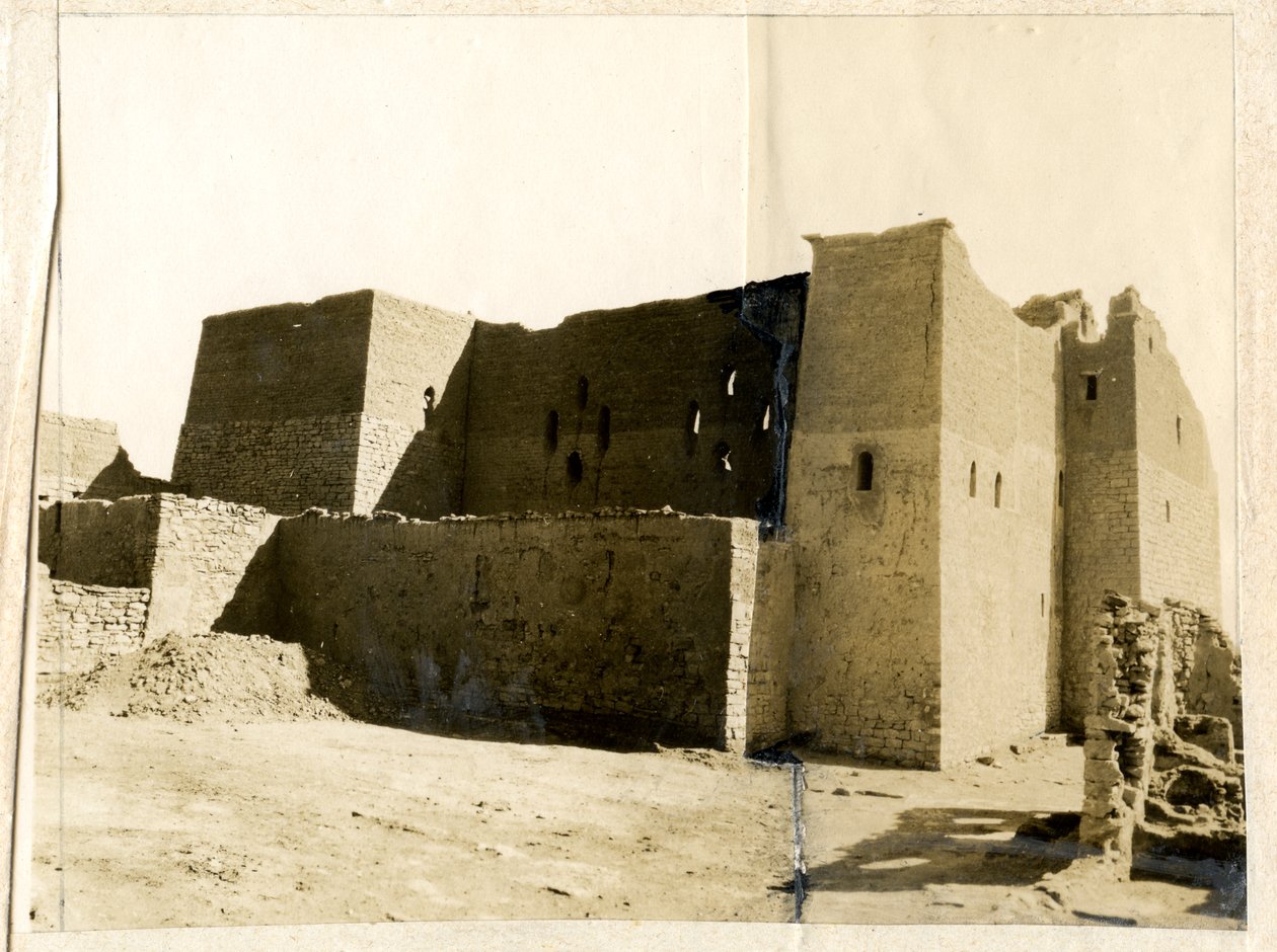 A Szent Simeon kolostor nagy kaputornya (qasr), Asszuán, Egyiptom, Ugo Monneret de Villard fotója. alkotó: Ugo Monneret de Villard