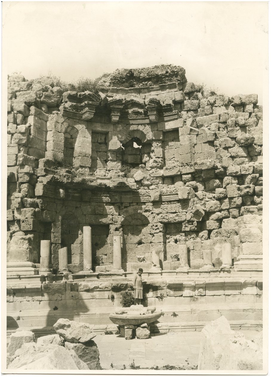A nimfaeum, Gerasa görög-római város (ma Jerash), Ugo Monneret de Villard fotója, 1930 körül. alkotó: Ugo Monneret de Villard