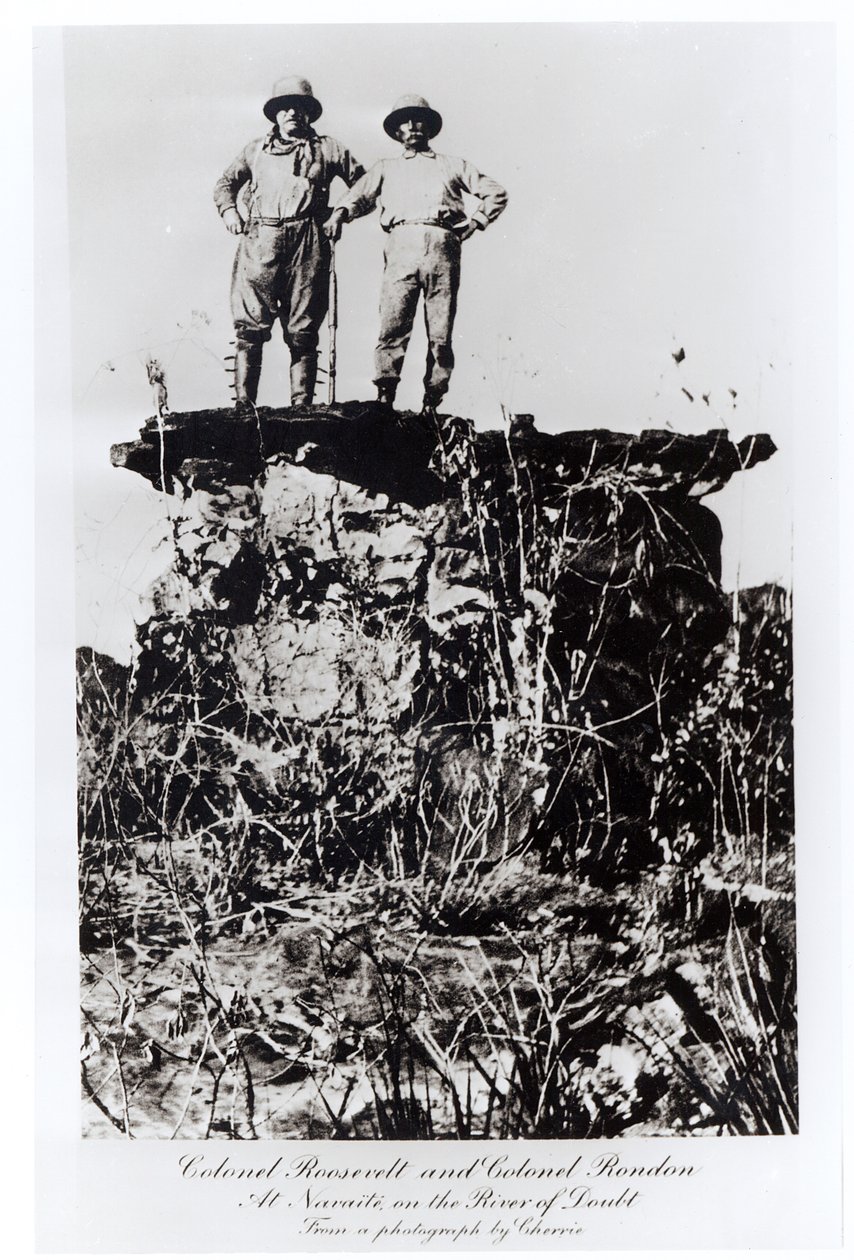 Roosevelt ezredes és Rondon ezredes Navaite-nál a Kétség folyón, Cherrie fényképéről, 1898 (Woodbury típusú) alkotó: Unbekannt Unbekannt
