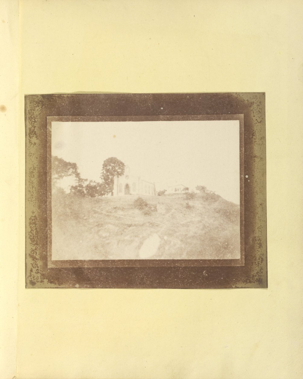 Ismeretlen gyártó, brit, aktív India 1843 körül - (Két épület hosszú nézete, India) alkotó: Unbekannt Unbekannt