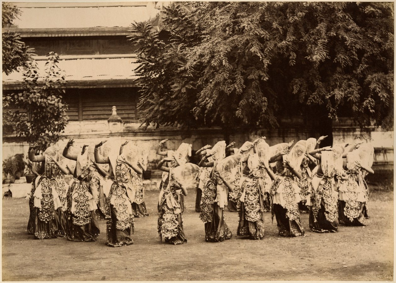 Fátyolos táncosok Mandalay-ben, Burmában, 19. század végén (albumnyomat) alkotó: Unbekannt Unbekannt