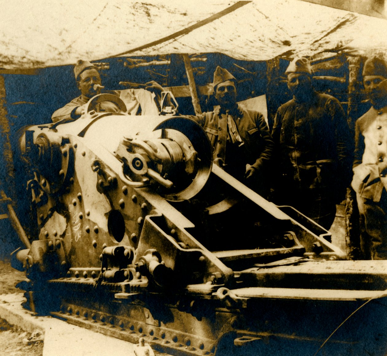 220-as fegyver a helyén, c1914-c1918 alkotó: Unbekannt