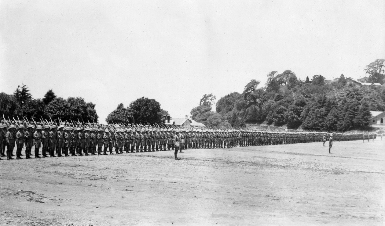 Az 5. zászlóalj East Surrey ezredje a parádén, Chakrata, 1917 alkotó: Unbekannt