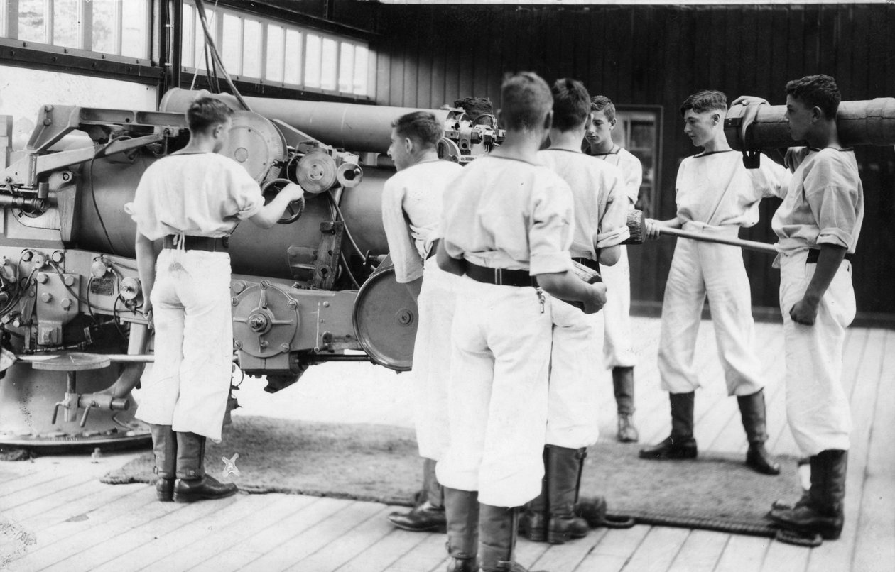 6 hüvelykes fegyverfúró, Királyi Haditengerészet kiképző létesítménye, Shotley, Suffolk, 1936 alkotó: Unbekannt